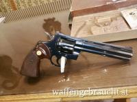 Colt Python im Kaliber .357 Magnum mit 6 Zoll Lauflänge mit Originalbox, Baujahr 1974