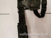 Black Trident Range Belt mit Glock Holster und doppelten Magazinhalter.