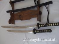 2 Samurai Schwerter 70er Jahre mit Wandboard Neuzustand
