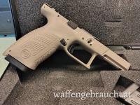 Griffstück einer CZ P-10 C 9X19 URBAN GREY mit Reservemagazin, Koffer, Handbuch