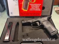 Griffstück einer Steyr M9-A1 mit extra Sicherungsflügel, Koffer, Handbuch - OHNE RESERVEMAGAZIN