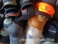 Mauser Kappe Sand und Verschiedene Kappen
