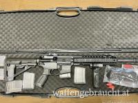 Husan MKA556 im Kaliber .223Rem mit 6 Magazine, Vordergriff, Licht und Laser