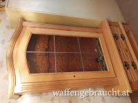 Waffenschrank aus Holz