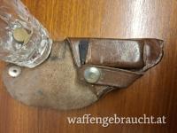 sehr alter Holster mit Magazin