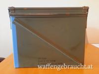 Munitionskiste Metall gross, Innenmasse ca. 47,7 x 18,8 x 35,5cm, Gummidichtung intakt 20 Euro