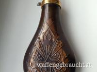 Pulverflasche schöne Patina 