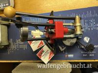 Lee Classic Turret Revolverkopf Presse mit 3 Kopfplatten und Zündhütchenzuführung