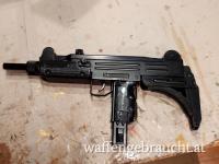 S.M.G. UZI Softgun Deko