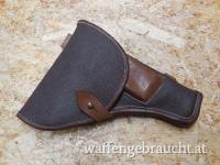 TT33 Tokarev: orig. russische Pistolentaschen, russ. Putzstöcke, div. russ. Fangriemen und Ersatzmagazine, Kaliber 7,62 Tokarev