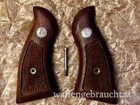 Revolver Griffschalen