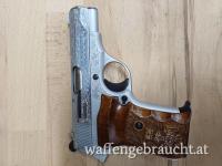 Zastava M 70 mit Serbienadler