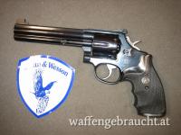 Smith & Wesson  Modell 586-3  Cal. .357 Magnum , Pachmayr Griff , 6 Zoll , Targetkorn