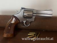 Revolver Smith & Wesson 686, Kal .357 Magnum. Top.