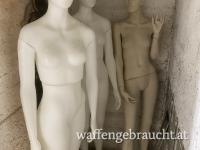 Deko Einsatzmänner aus Pressspan und Schaufenster Puppen aus Plastik