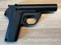 Signalpistole, Heckler & Koch, Mod.: SIG P2 A1 - Bundeswehrabnahme, Kal.: 4 (26,5mm) inkl. UTG Oberschenkelholster