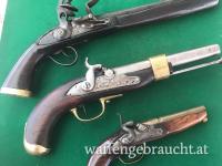 3 Stück Vorderladerpistolen