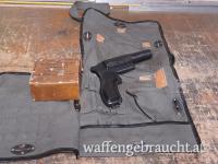Leuchtpistole. Signalpistole mit viel Zubehör.