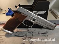 SIG Sauer P220