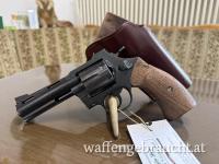 Revolver Sierra im Kaliber .38 Spezial mit 10cm Lauflänge Und Sickinger-Holster