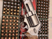 Smith u. Wesson Revolver 629-4  Performance Center - Top Stück.