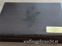 Original Smith & Wesson Holzschatulle „American Traditions“ + passende Sonderserien-Gürtelschnalle (CES 0078)