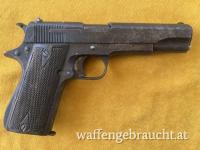 Eine Pistole mit Geschichte und Patina - STAR B, 'F. Patr 08' 1944 - aus Verlassenschaft.